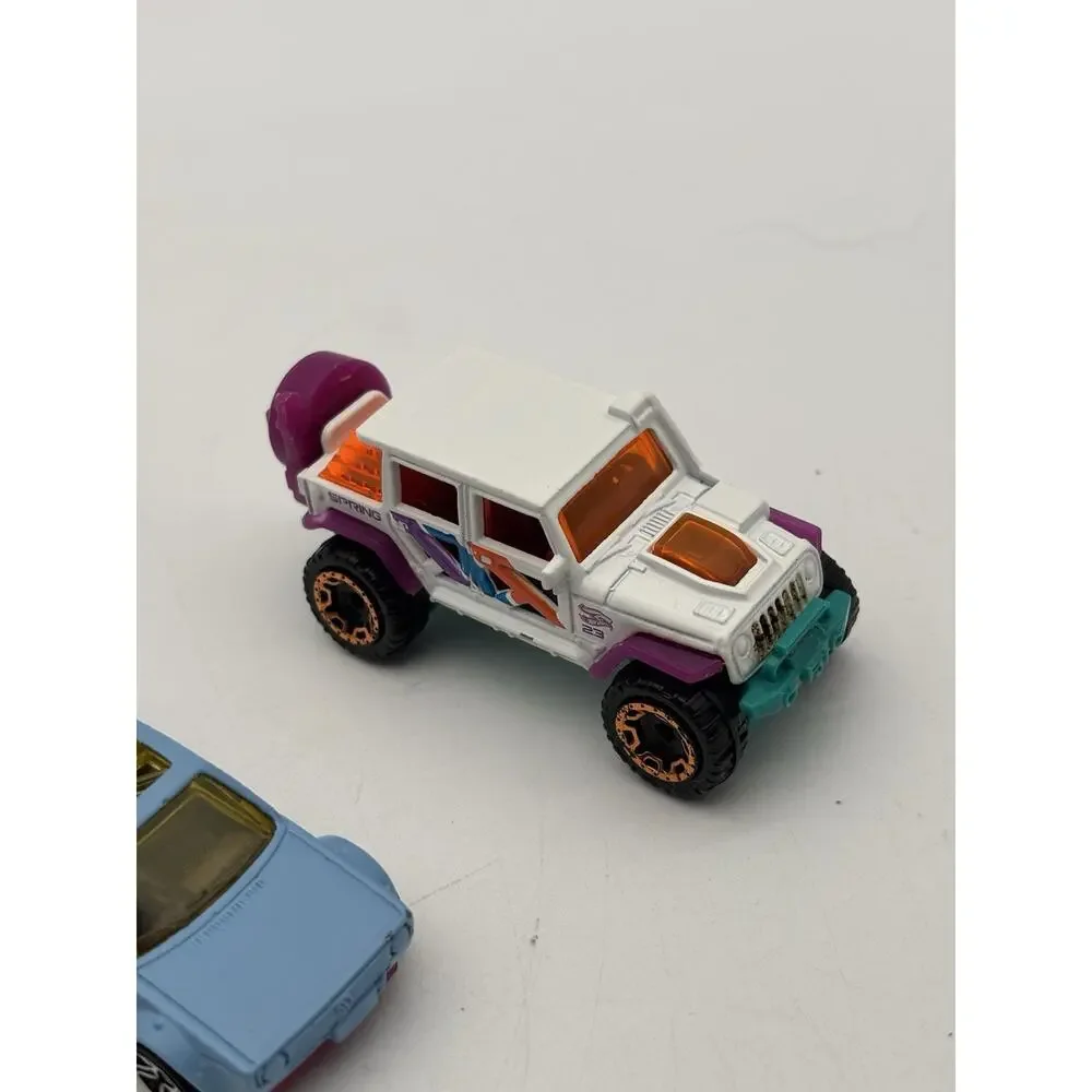 Vintage Hot Wheels Lot Of 5 Cars. FJ, Camaro, VW, Nissan GT And Howlin Heat.